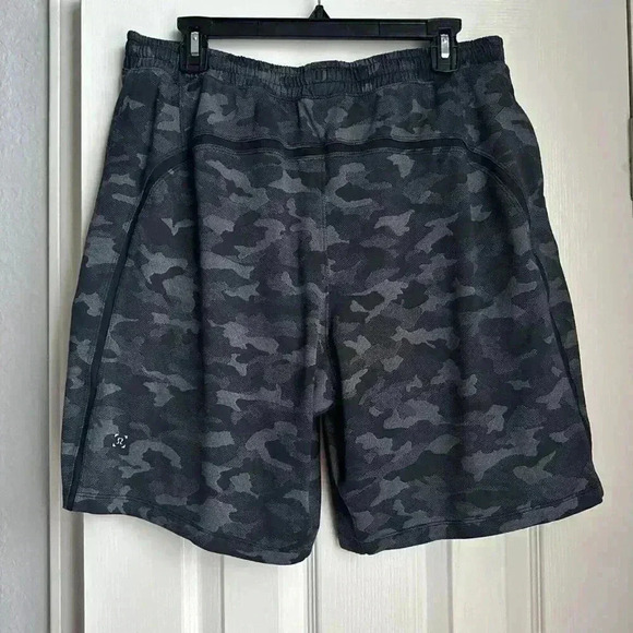 Lululemon Surge Camo Short 8” Lined Variegated Mesh Black Grey Size Large - Picture 3 of 5